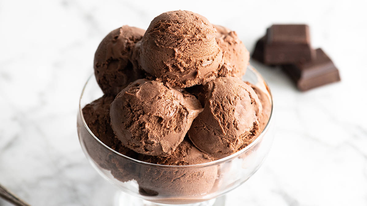 Homemade Chocolate Ice Cream: Easy Recipe, No Machine Needed